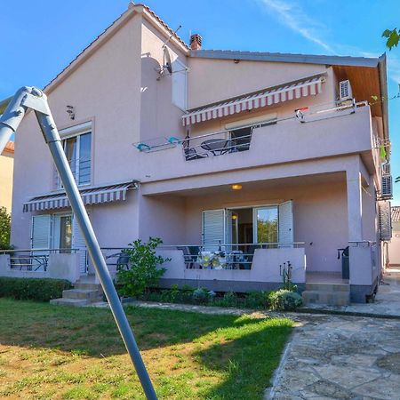 1 Bedroom Nice Apartment In Задар Екстер'єр фото