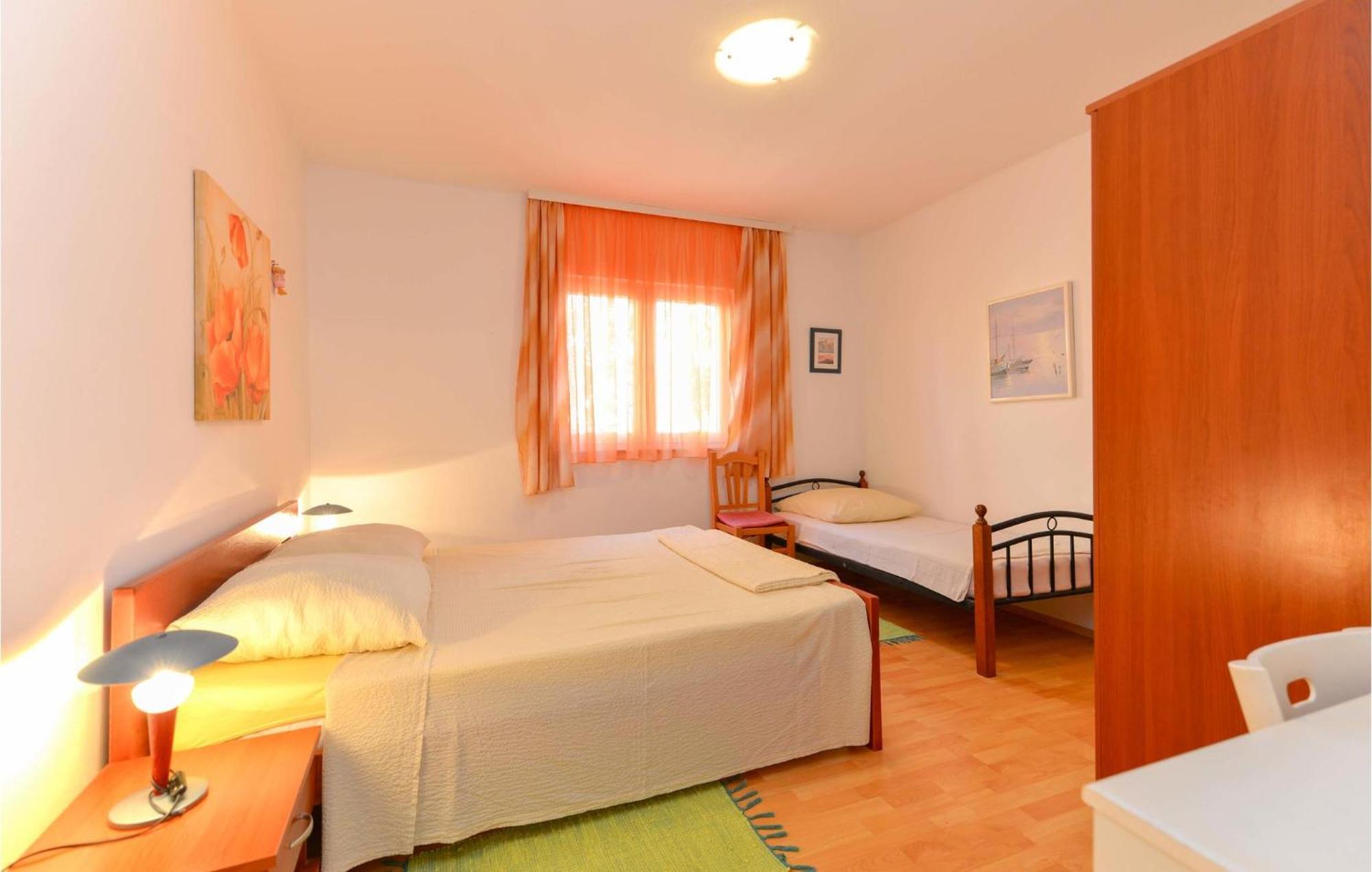 1 Bedroom Nice Apartment In Задар Екстер'єр фото